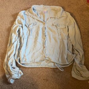 Donating 11/1 Light blue button down